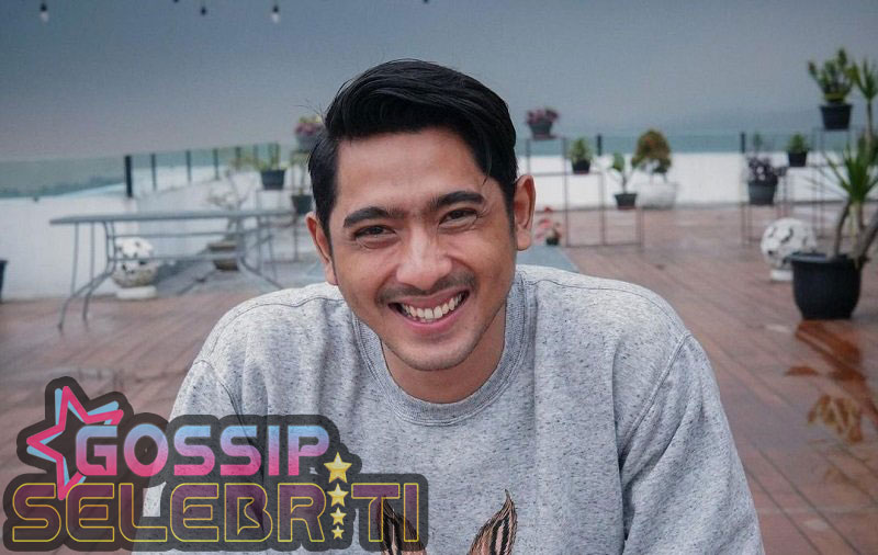 Arya Saloka: Bintang yang Tetap Membumi